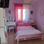 George's Family Friendly Maisonette With Great Exterior *