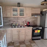Villa George's Family Friendly Maisonette With Great Exterior