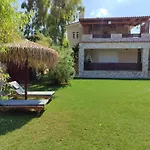 George's Family Friendly Maisonette With Great Exterior Drosia (Central Greece)