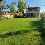 George's Family Friendly Maisonette With Great Exterior Villa Drosia (Central Greece)
