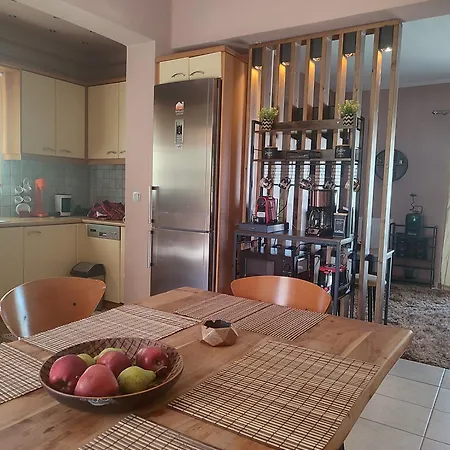 George's Family Friendly Maisonette With Great Exterior