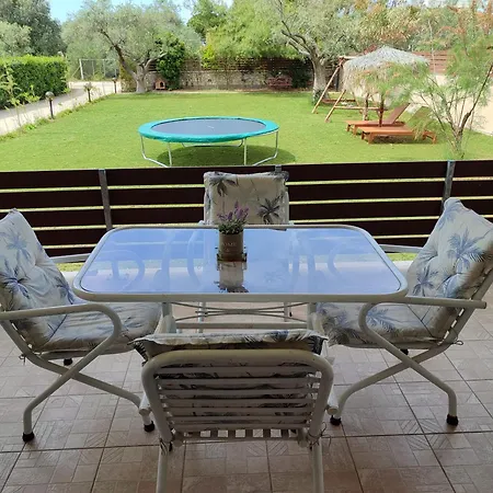 George's Family Friendly Maisonette With Great Exterior