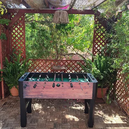 George's Family Friendly Maisonette With Great Exterior Vila