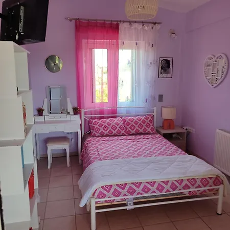 George's Family Friendly Maisonette With Great Exterior *