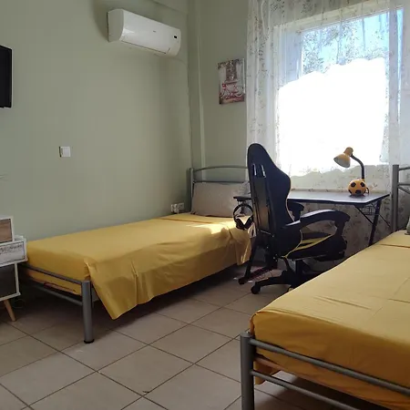 George's Family Friendly Maisonette With Great Exterior *