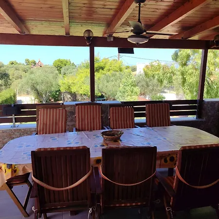 George's Family Friendly Maisonette With Great Exterior Villa Drosia (Central Greece)
