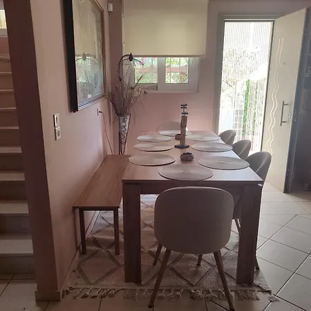 George's Family Friendly Maisonette With Great Exterior Villa *