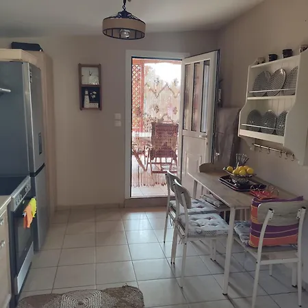 George's Family Friendly Maisonette With Great Exterior * Dhrosiá