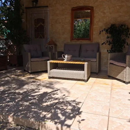 George's Family Friendly Maisonette With Great Exterior Villa *