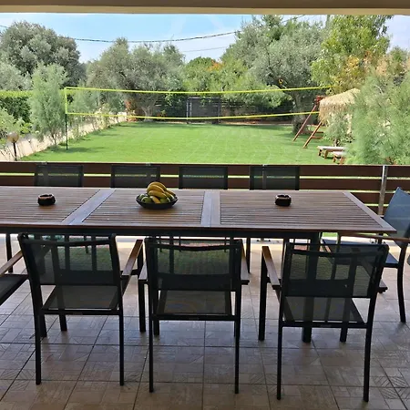 George's Family Friendly Maisonette With Great Exterior Villa *