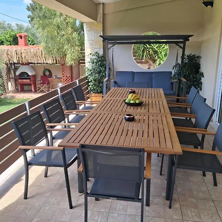George's Family Friendly Maisonette With Great Exterior Vila