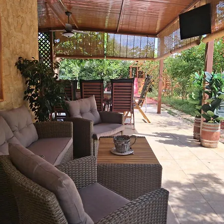 George's Family Friendly Maisonette With Great Exterior Vila Dhrosiá