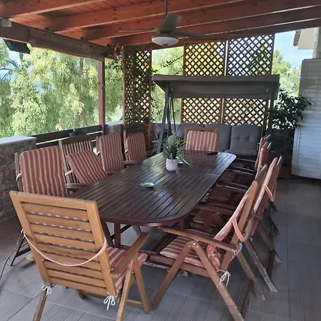 George's Family Friendly Maisonette With Great Exterior Vila