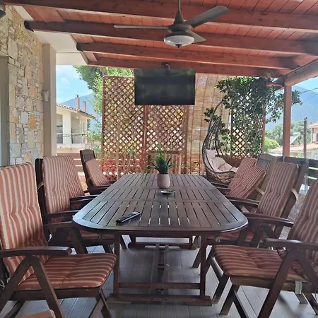 George's Family Friendly Maisonette With Great Exterior * Dhrosiá