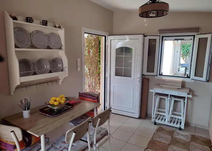 George's Family Friendly Maisonette With Great Exterior Δροσιά