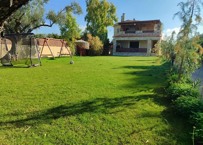 George's Family Friendly Maisonette With Great Exterior Βίλα Δροσιά